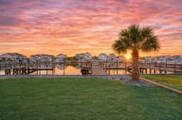 Oceanview - Waterfront with private dock