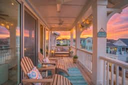Sea Breeze Retreat · Mins walk to the beach