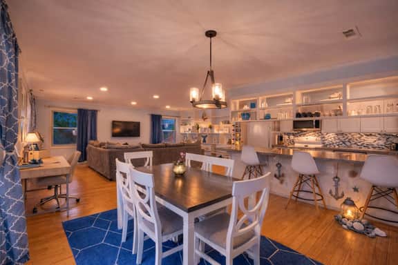 Coastal Bliss Hideaway *Prime Location
