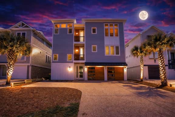 OceanFront - X5 Master bedrooms - Beach Front Pool & Tiki bar