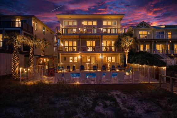 OceanFront - X5 Master bedrooms - Beach Front Pool & Tiki bar