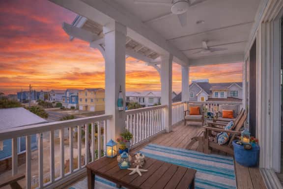 Sea Breeze Retreat · Mins walk to the beach