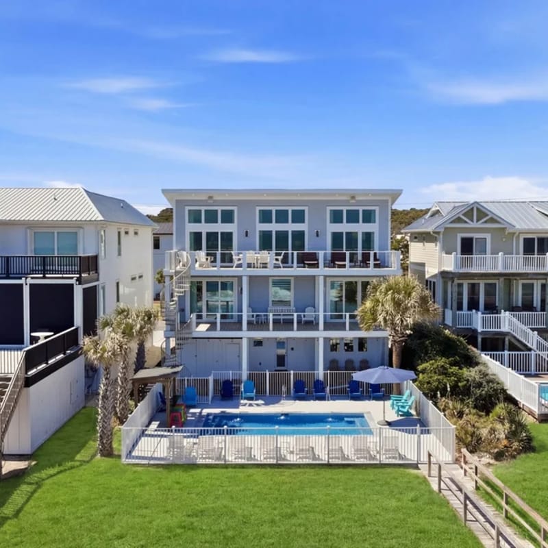 OceanFront - X5 Master bedrooms - Beach Front Pool & Tiki bar